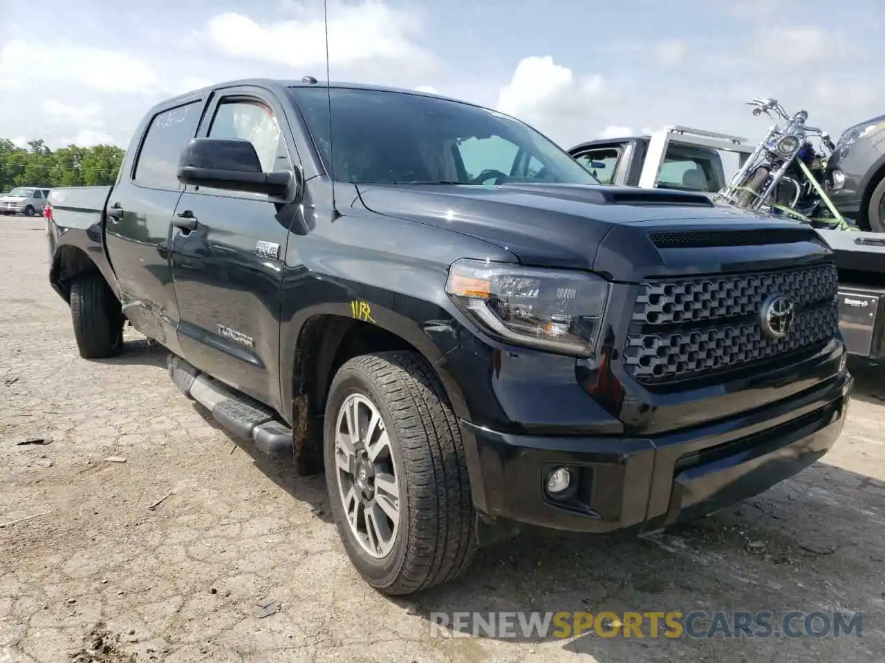 1 Photograph of a damaged car 5TFDW5F10KX830288 TOYOTA TUNDRA 2019