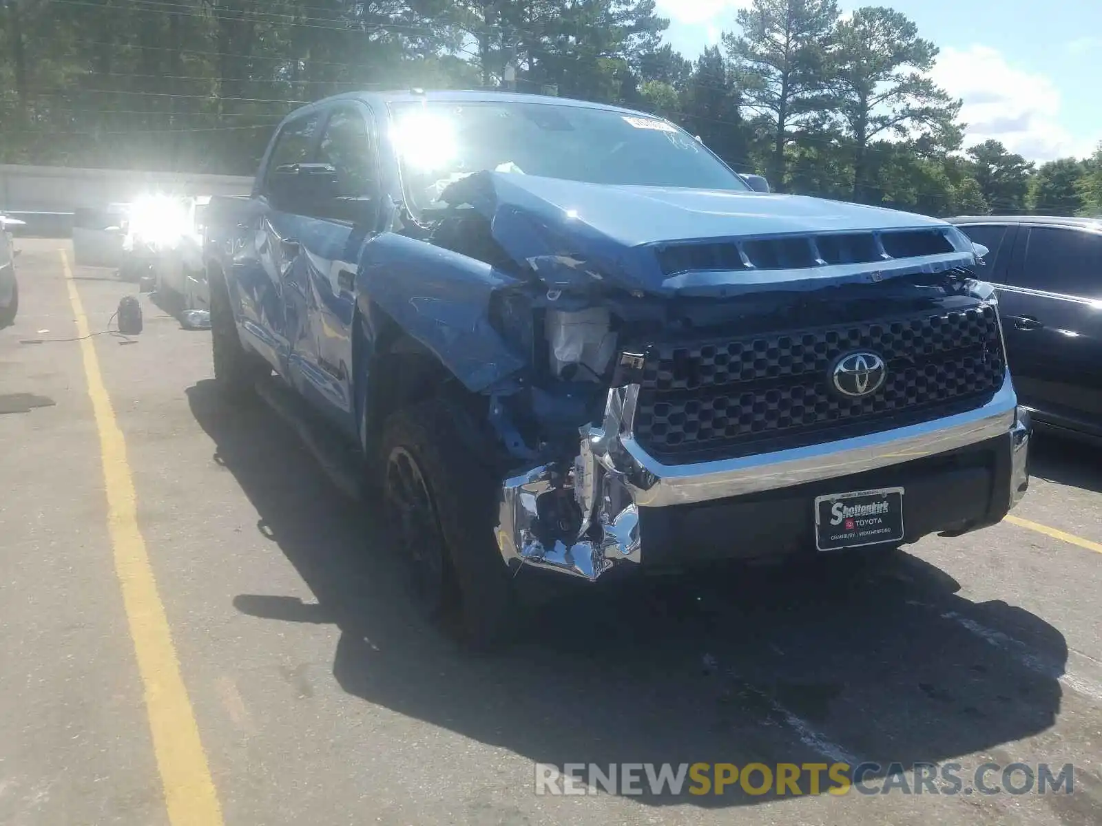 1 Photograph of a damaged car 5TFDW5F10KX845888 TOYOTA TUNDRA 2019