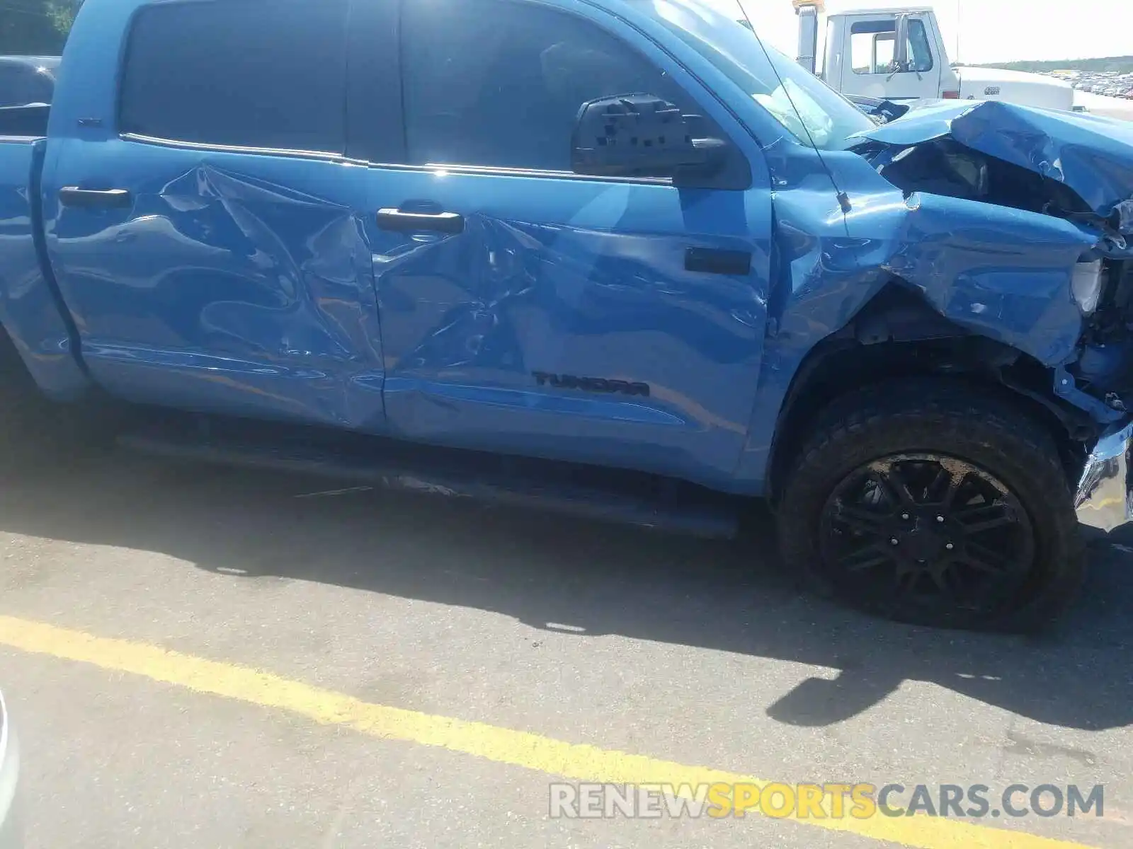 9 Photograph of a damaged car 5TFDW5F10KX845888 TOYOTA TUNDRA 2019