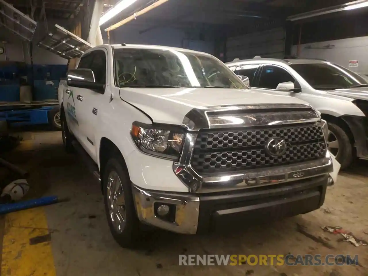 1 Photograph of a damaged car 5TFDW5F10KX848743 TOYOTA TUNDRA 2019