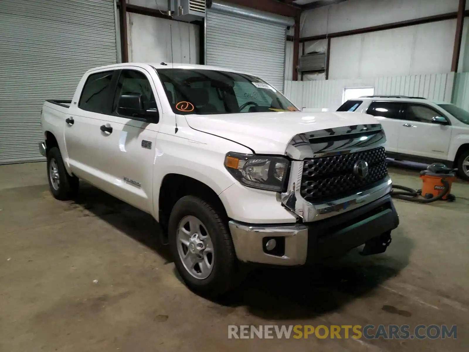 1 Photograph of a damaged car 5TFDW5F10KX870144 TOYOTA TUNDRA 2019