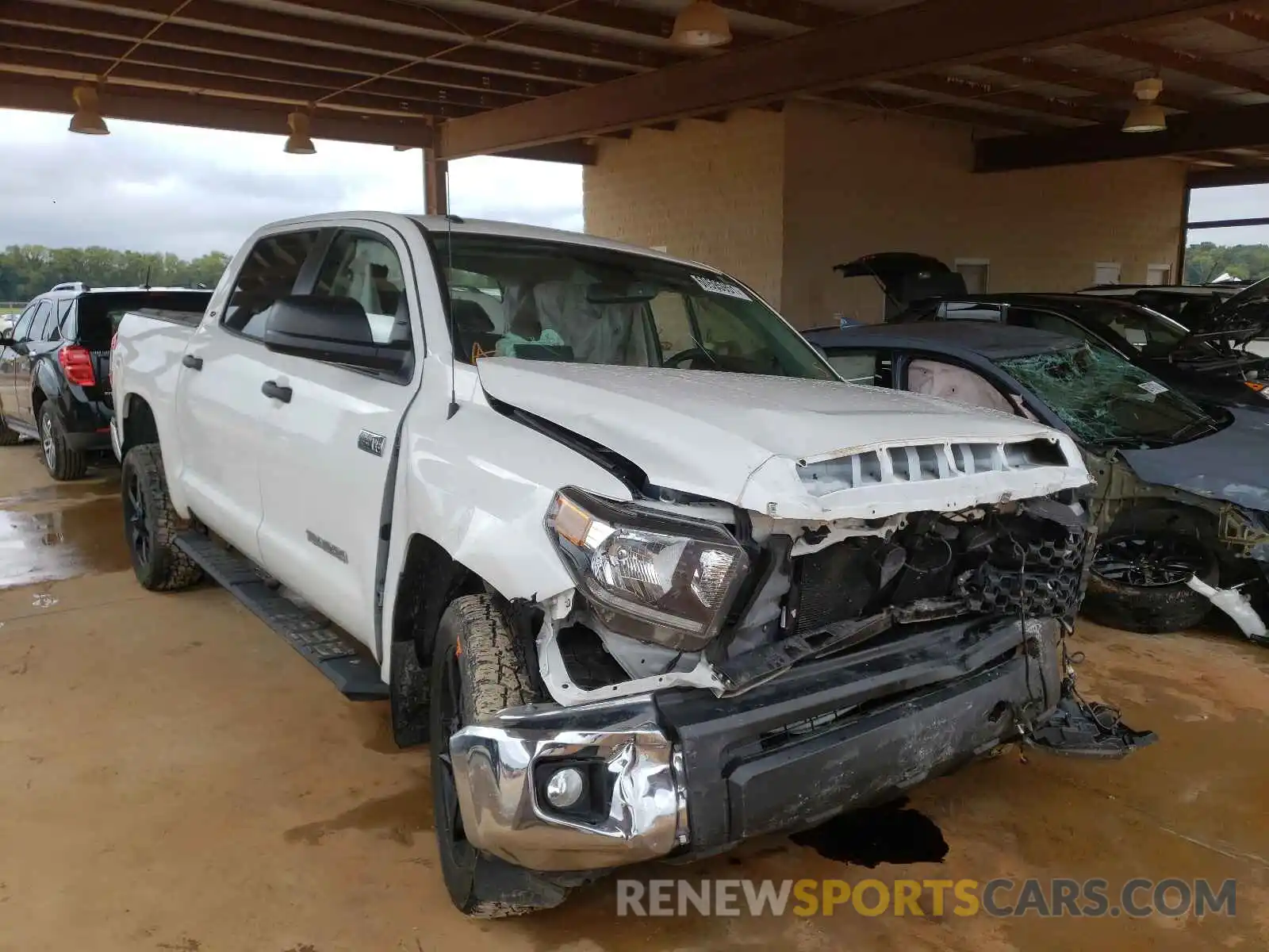 1 Photograph of a damaged car 5TFDW5F11KX820109 TOYOTA TUNDRA 2019