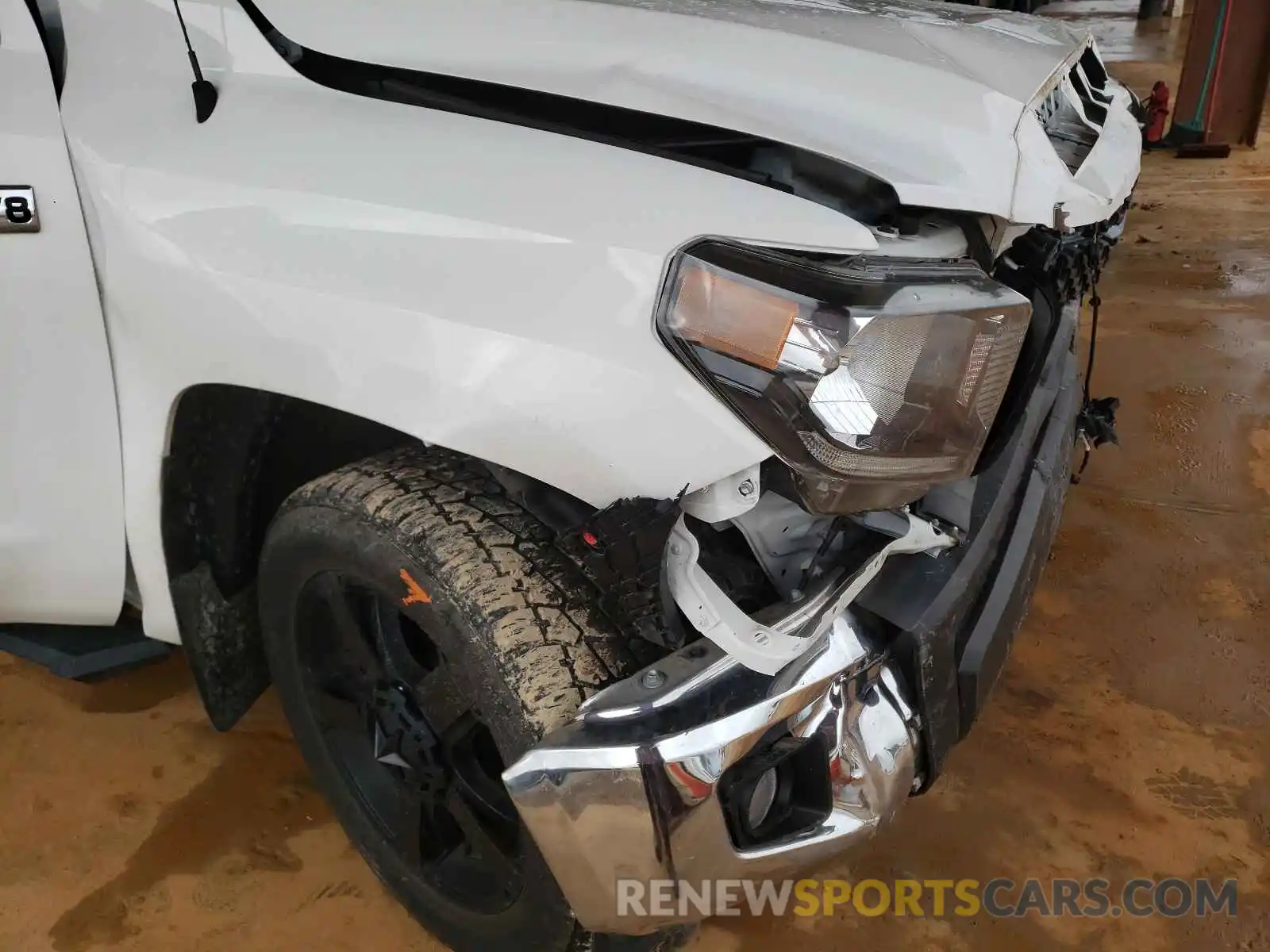 9 Photograph of a damaged car 5TFDW5F11KX820109 TOYOTA TUNDRA 2019