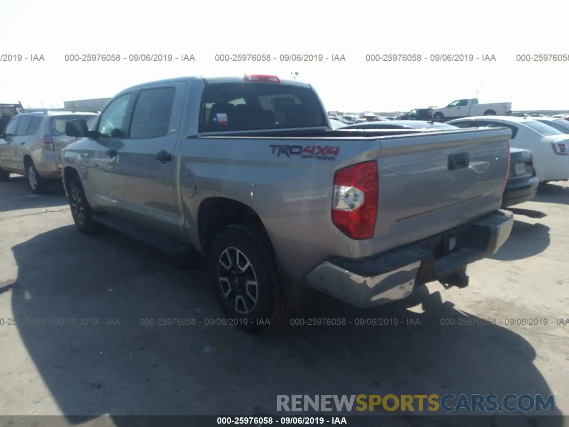 3 Photograph of a damaged car 5TFDW5F11KX822331 TOYOTA TUNDRA 2019