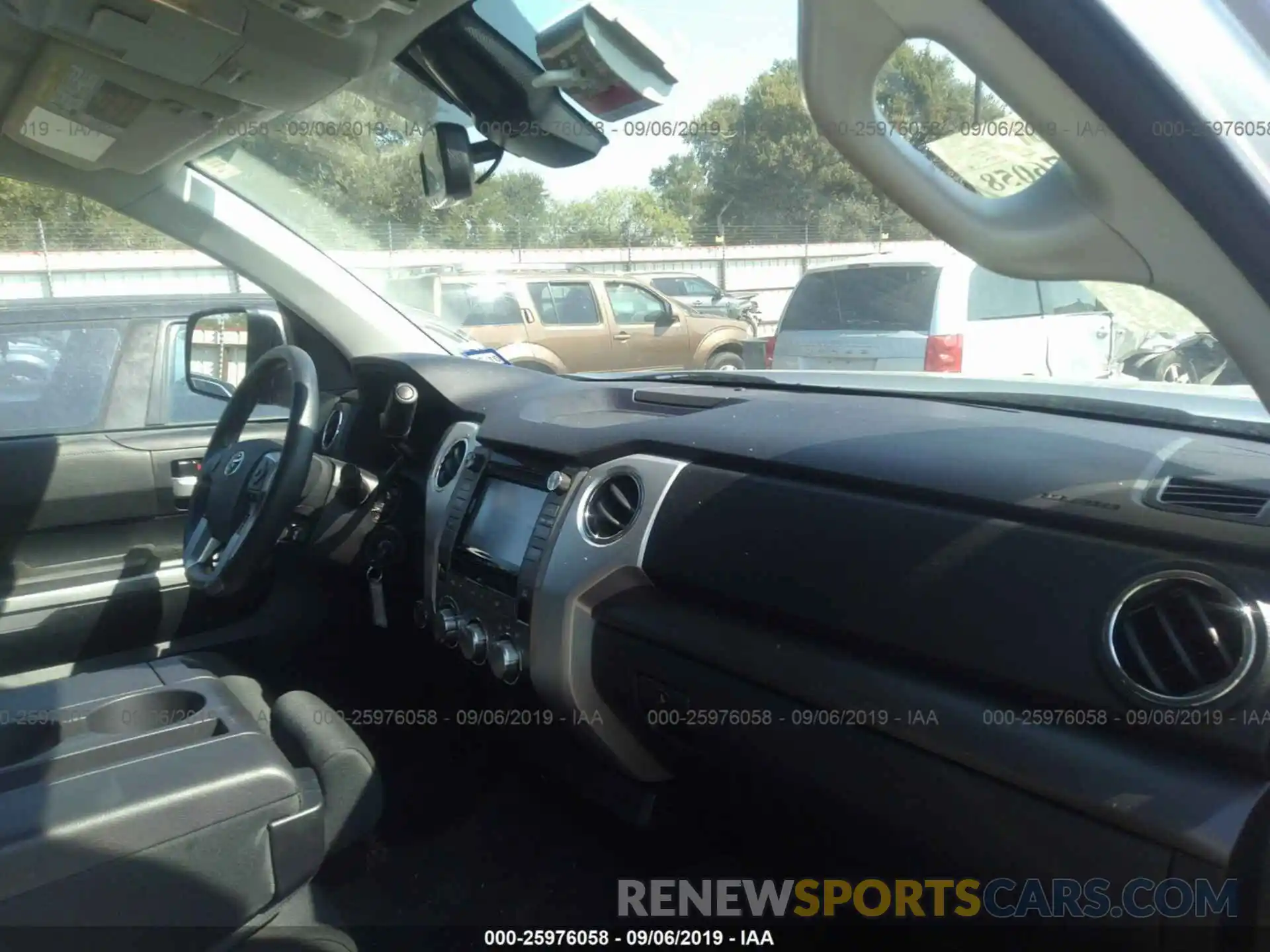 5 Photograph of a damaged car 5TFDW5F11KX822331 TOYOTA TUNDRA 2019