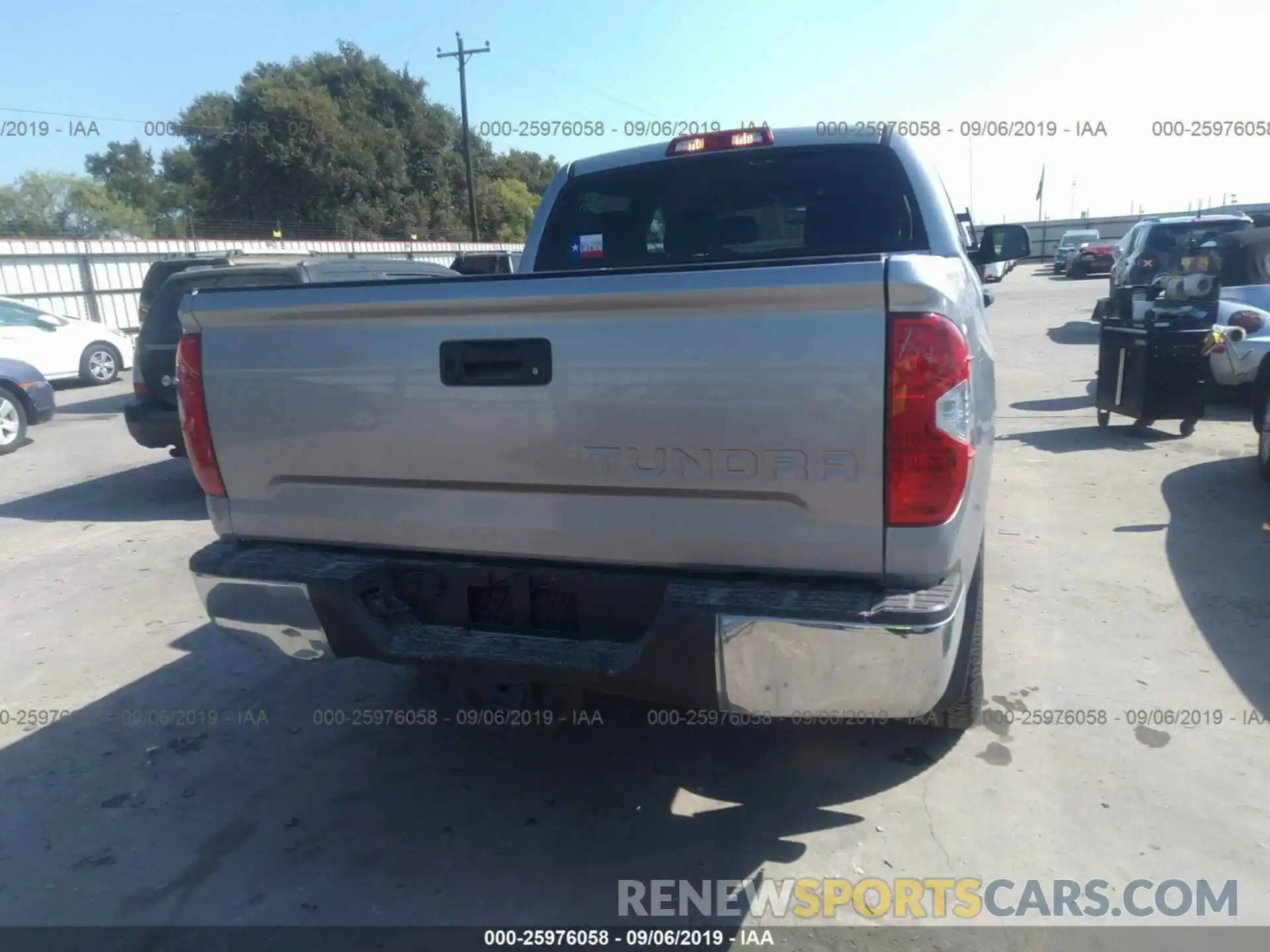 6 Photograph of a damaged car 5TFDW5F11KX822331 TOYOTA TUNDRA 2019