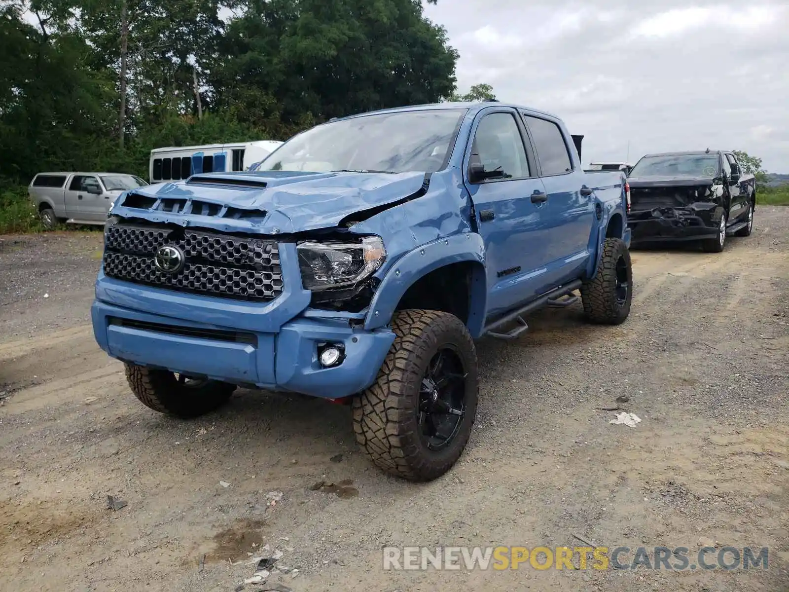 2 Фотография поврежденного автомобиля 5TFDW5F11KX836309 TOYOTA TUNDRA 2019