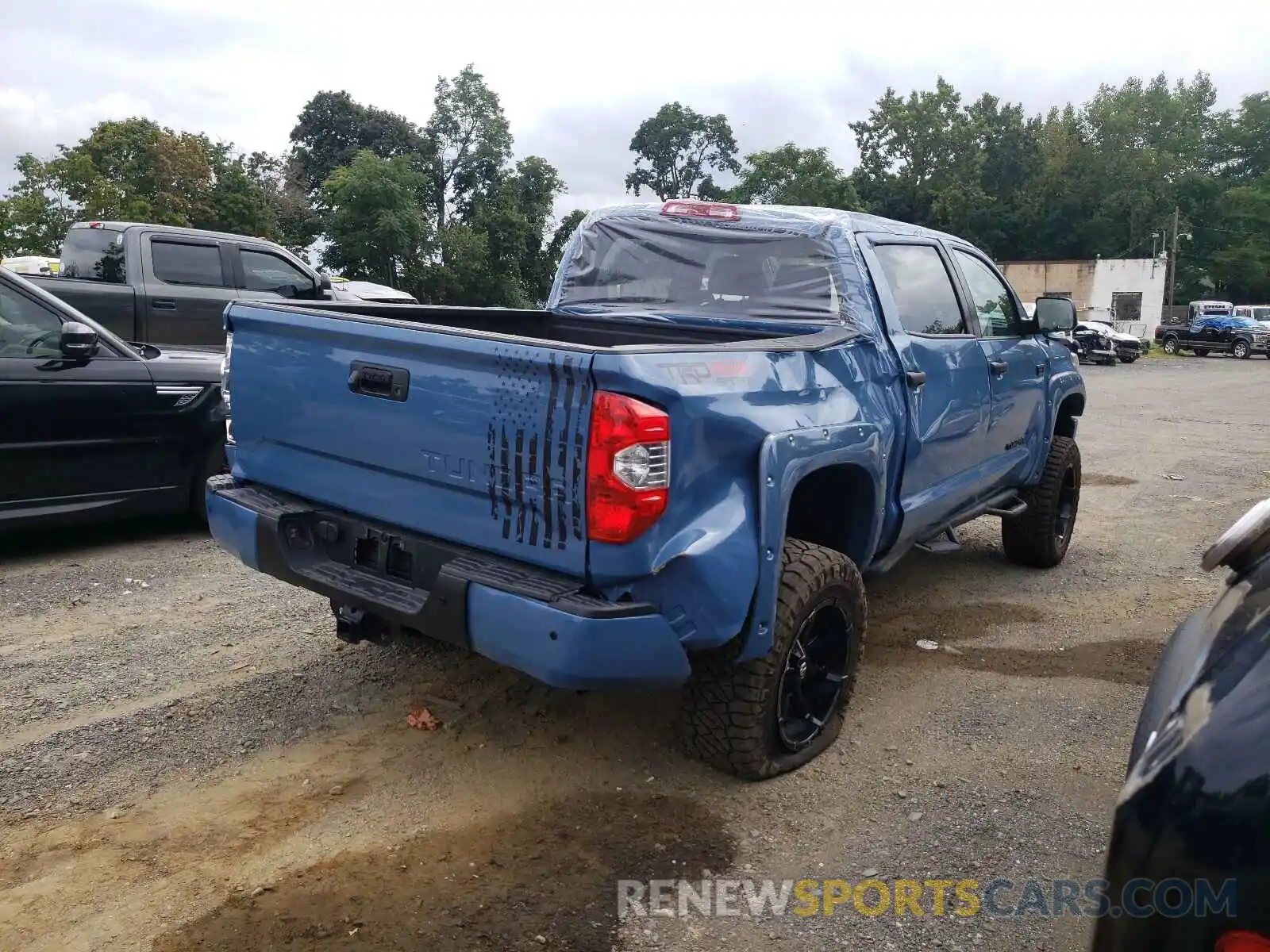 4 Photograph of a damaged car 5TFDW5F11KX836309 TOYOTA TUNDRA 2019