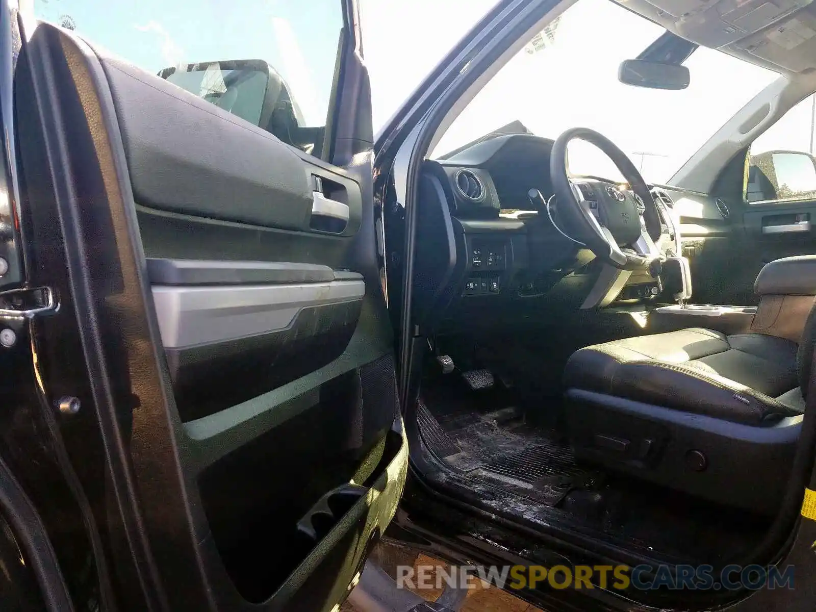 9 Photograph of a damaged car 5TFDW5F11KX851361 TOYOTA TUNDRA 2019