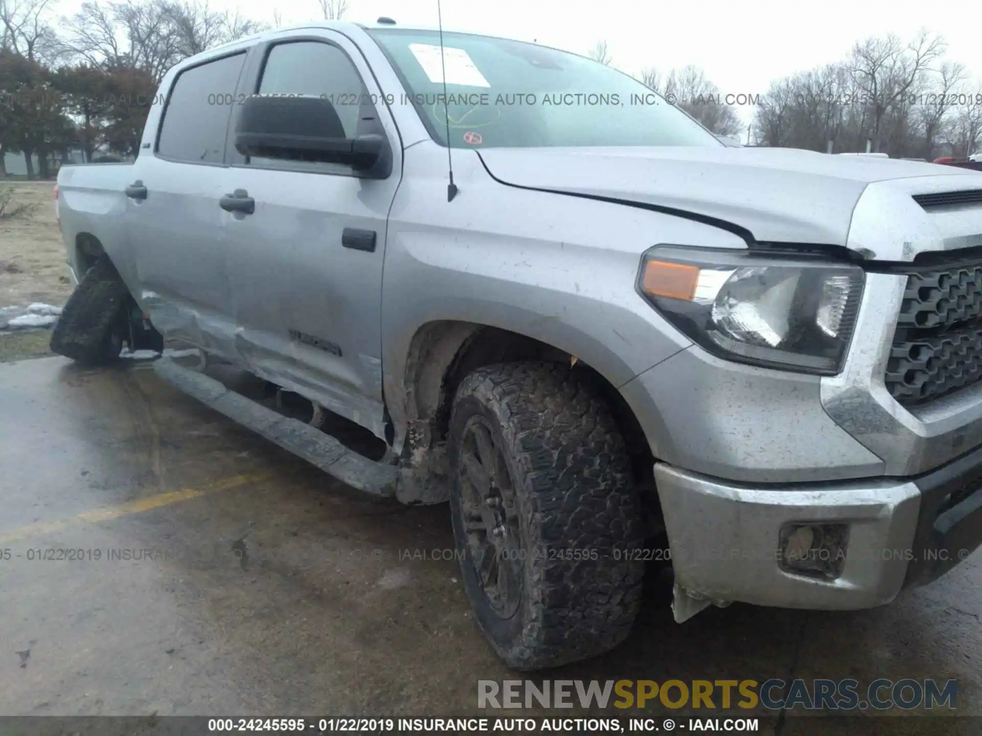 6 Photograph of a damaged car 5TFDW5F12KX785354 TOYOTA TUNDRA 2019