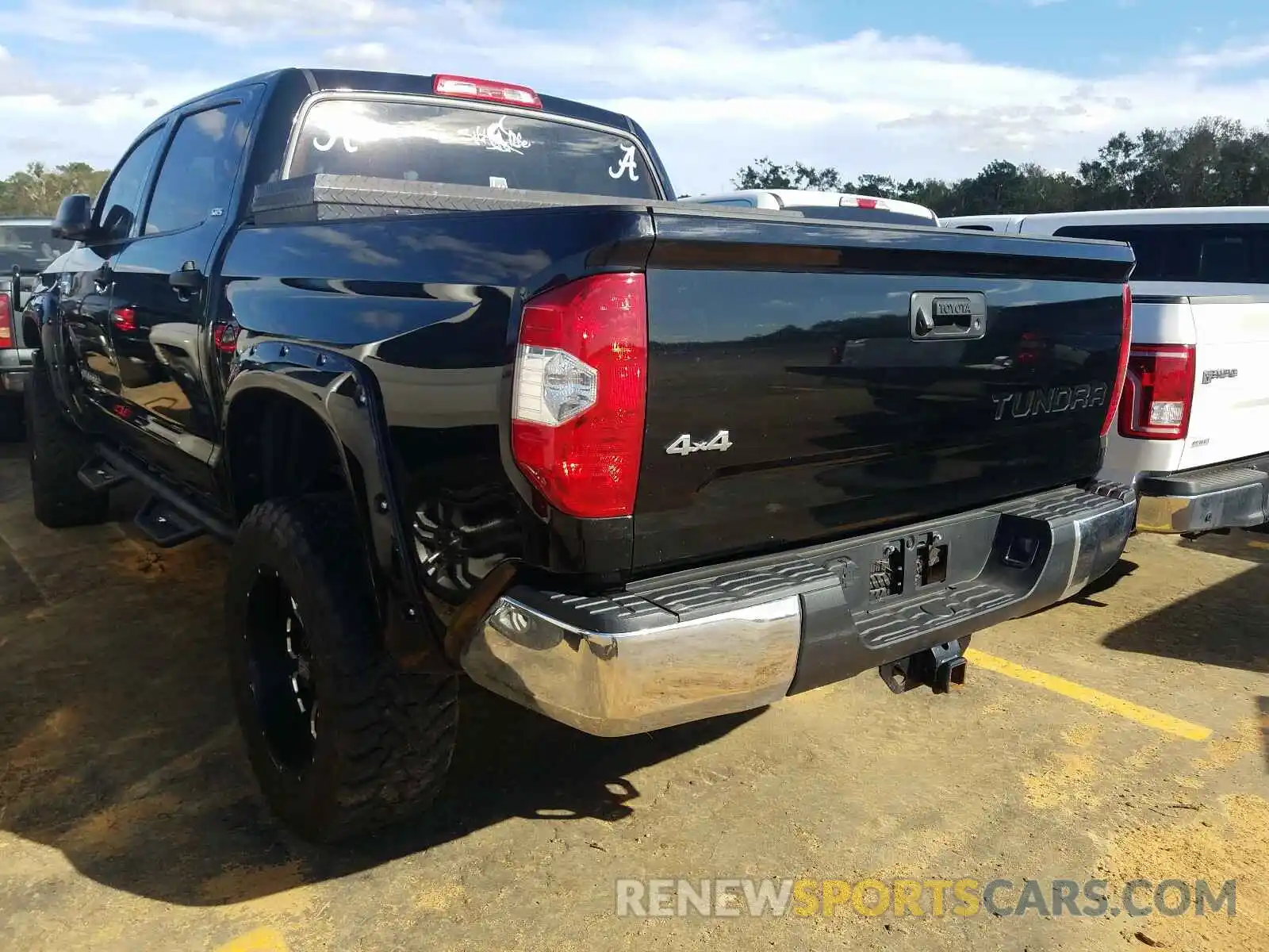 3 Photograph of a damaged car 5TFDW5F12KX811631 TOYOTA TUNDRA 2019