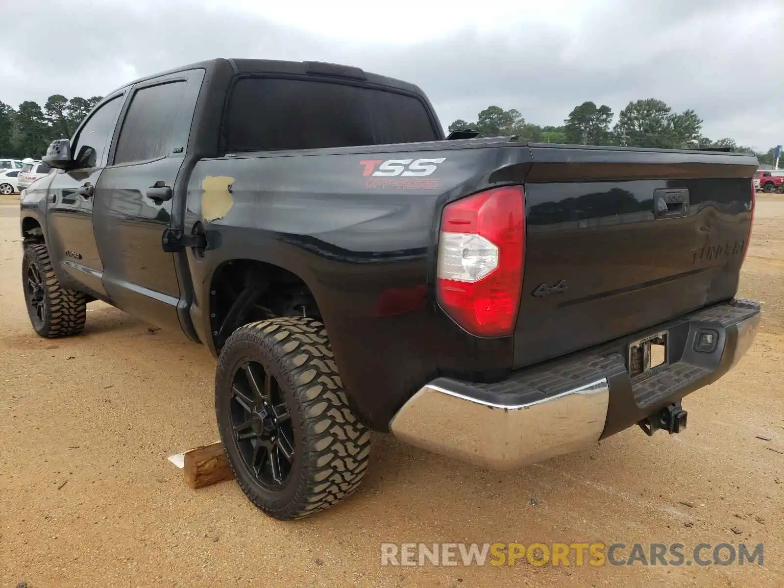 3 Photograph of a damaged car 5TFDW5F12KX814688 TOYOTA TUNDRA 2019