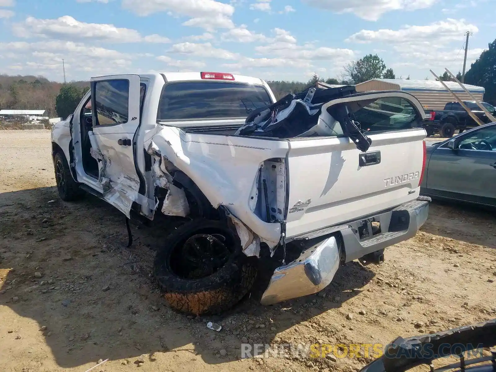 3 Photograph of a damaged car 5TFDW5F12KX832673 TOYOTA TUNDRA 2019