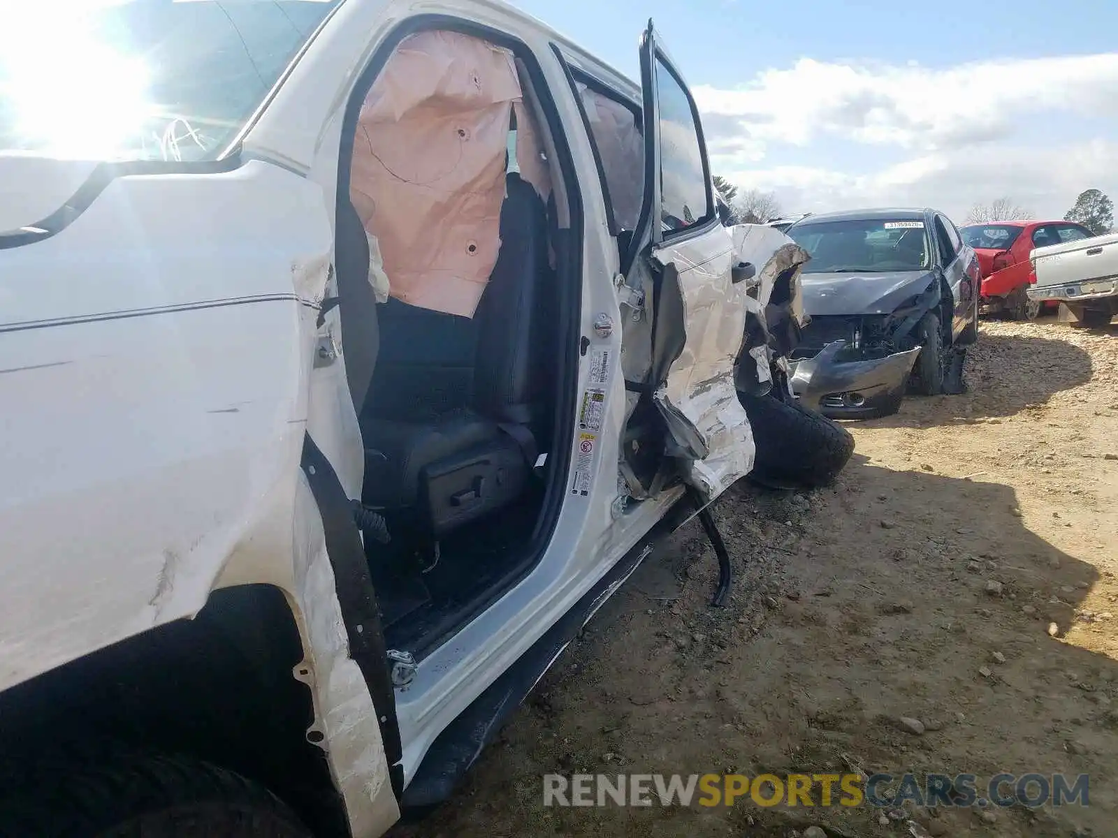 9 Фотография поврежденного автомобиля 5TFDW5F12KX832673 TOYOTA TUNDRA 2019
