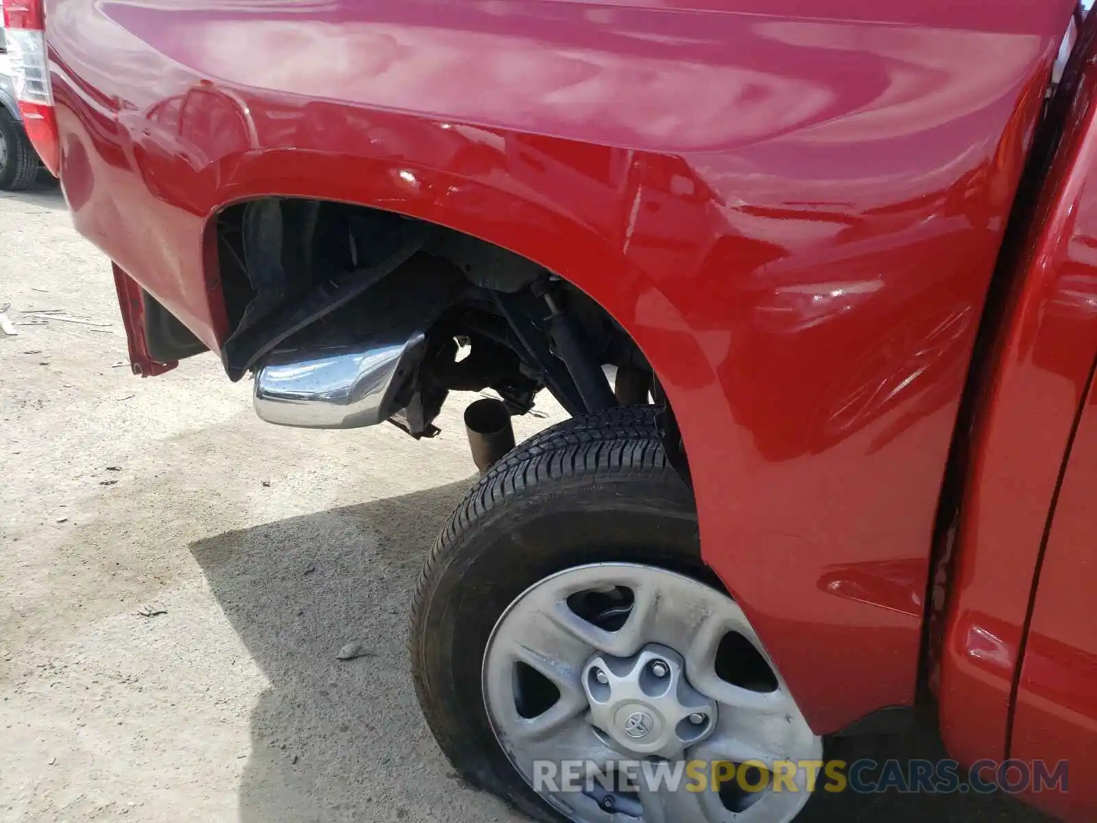 9 Photograph of a damaged car 5TFDW5F13KX844699 TOYOTA TUNDRA 2019