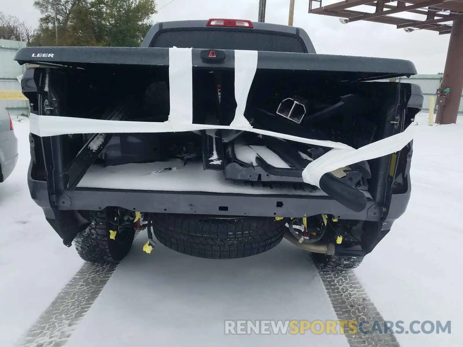 9 Photograph of a damaged car 5TFDW5F13KX848736 TOYOTA TUNDRA 2019