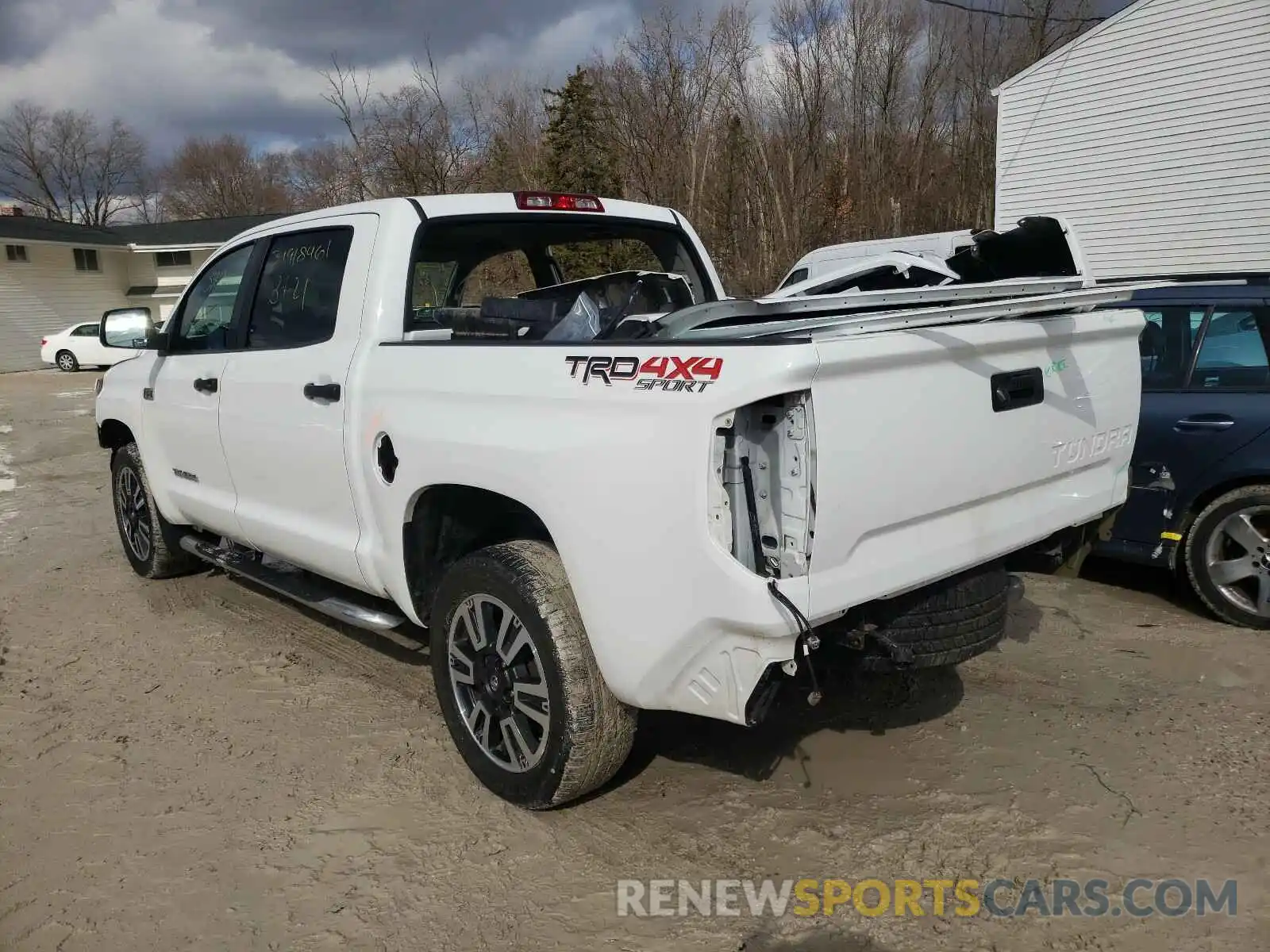 3 Photograph of a damaged car 5TFDW5F14KX827572 TOYOTA TUNDRA 2019