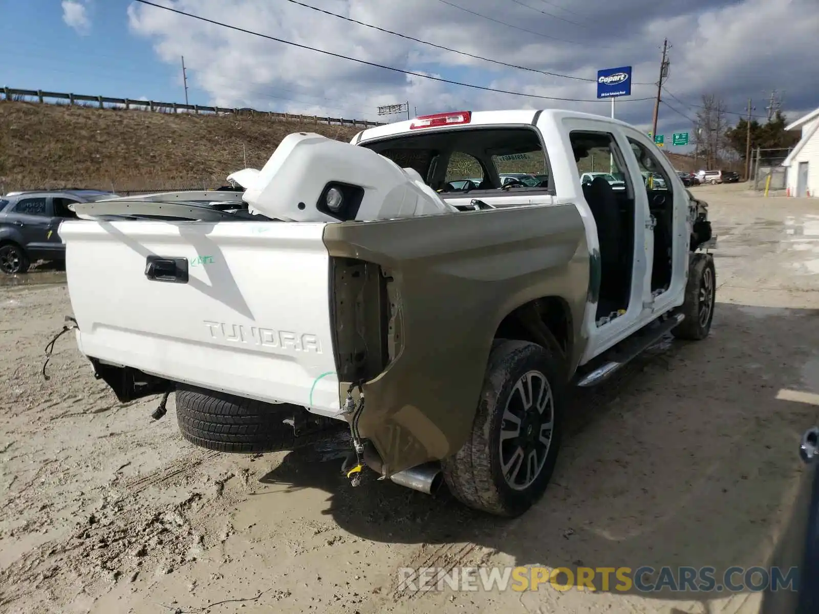 4 Фотография поврежденного автомобиля 5TFDW5F14KX827572 TOYOTA TUNDRA 2019