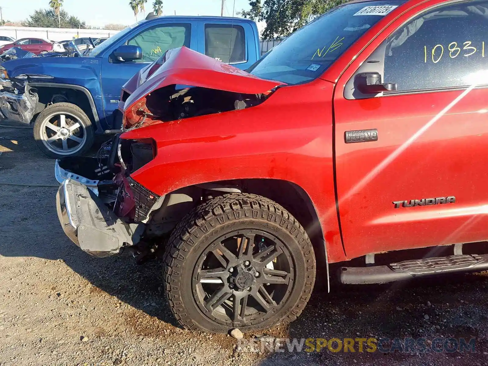 10 Photograph of a damaged car 5TFDW5F14KX843772 TOYOTA TUNDRA 2019