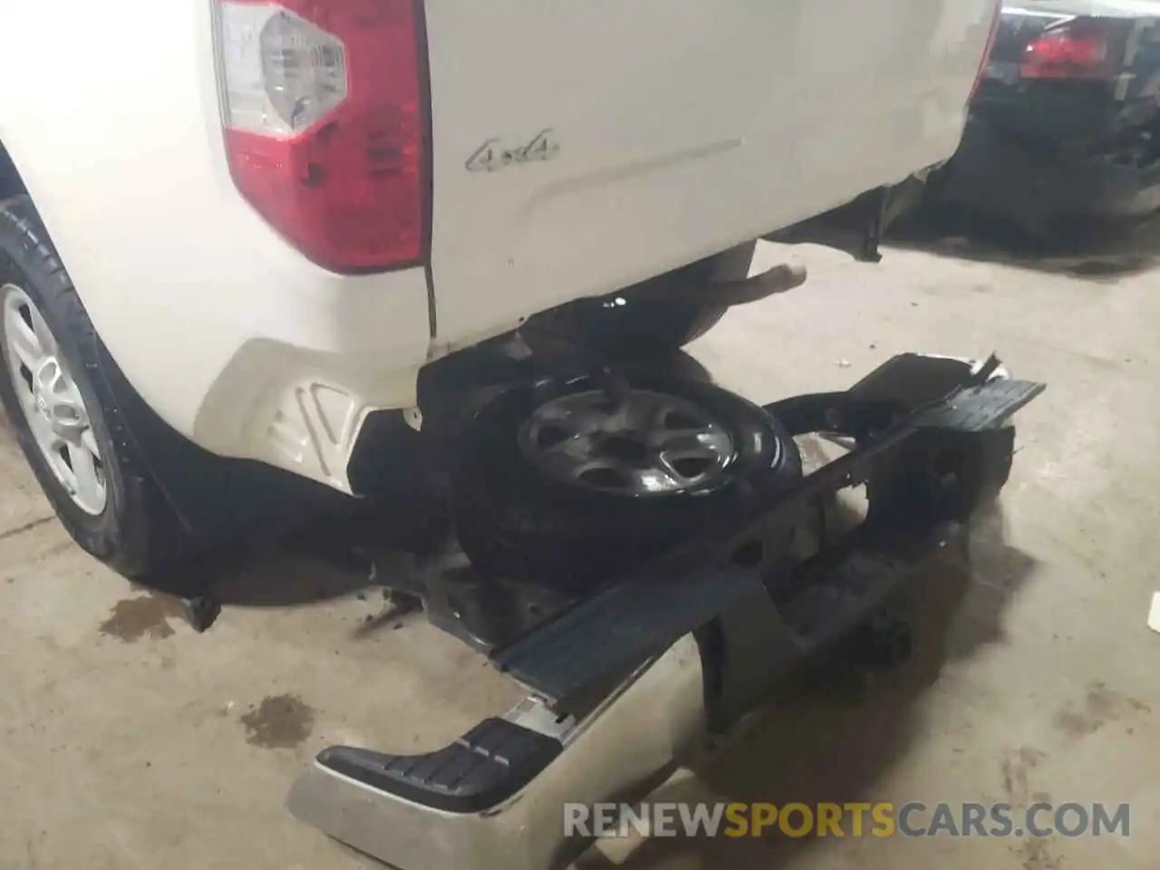 9 Photograph of a damaged car 5TFDW5F14KX846820 TOYOTA TUNDRA 2019