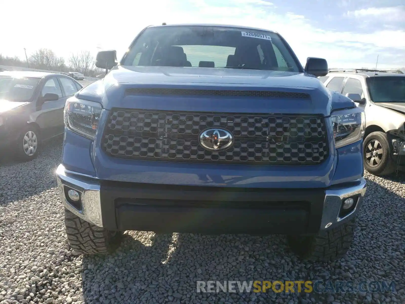 9 Photograph of a damaged car 5TFDW5F14KX865335 TOYOTA TUNDRA 2019