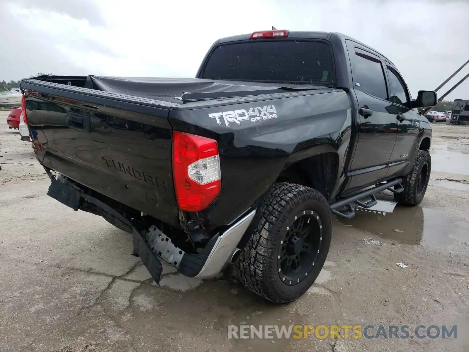 4 Фотография поврежденного автомобиля 5TFDW5F15KX793996 TOYOTA TUNDRA 2019