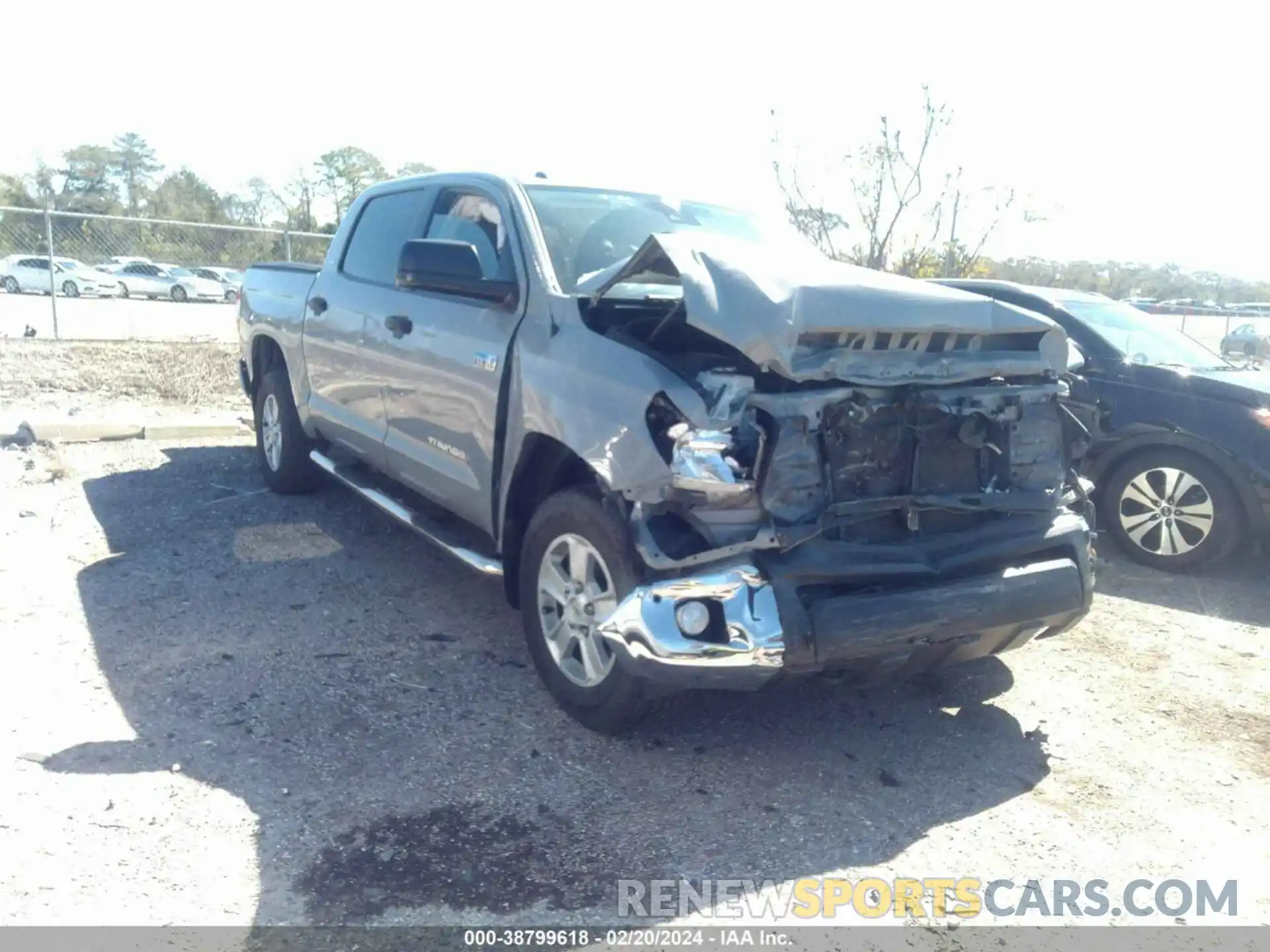 1 Photograph of a damaged car 5TFDW5F15KX810554 TOYOTA TUNDRA 2019