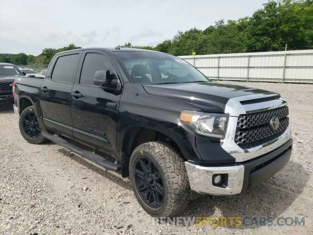 1 Photograph of a damaged car 5TFDW5F15KX812272 TOYOTA TUNDRA 2019