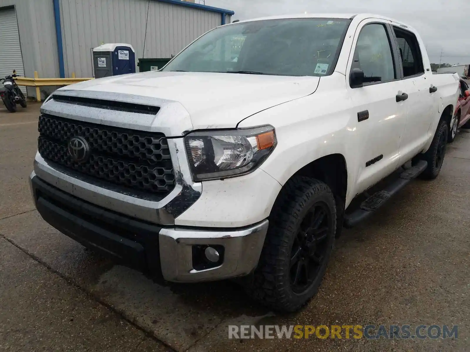 2 Photograph of a damaged car 5TFDW5F15KX815396 TOYOTA TUNDRA 2019