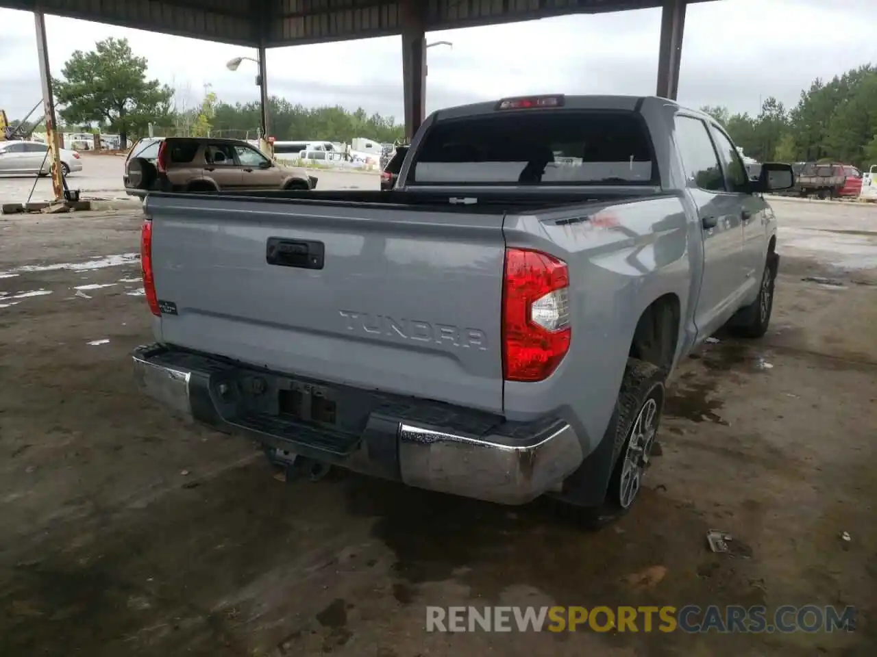 4 Photograph of a damaged car 5TFDW5F15KX818282 TOYOTA TUNDRA 2019