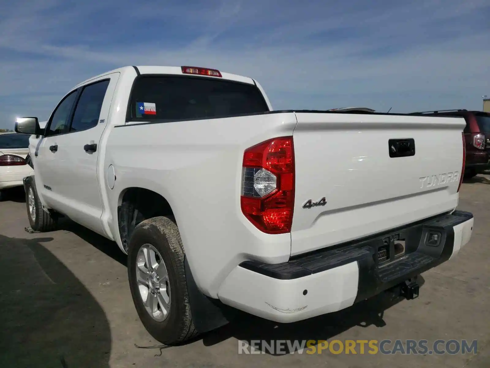 3 Photograph of a damaged car 5TFDW5F15KX839021 TOYOTA TUNDRA 2019