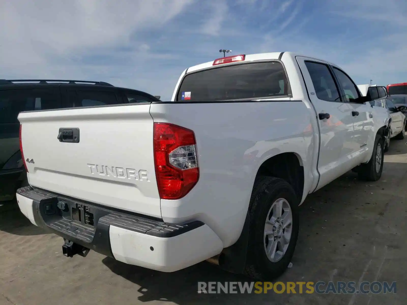 4 Photograph of a damaged car 5TFDW5F15KX839021 TOYOTA TUNDRA 2019