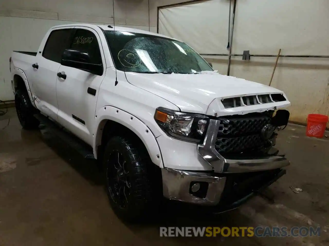 1 Photograph of a damaged car 5TFDW5F15KX855736 TOYOTA TUNDRA 2019