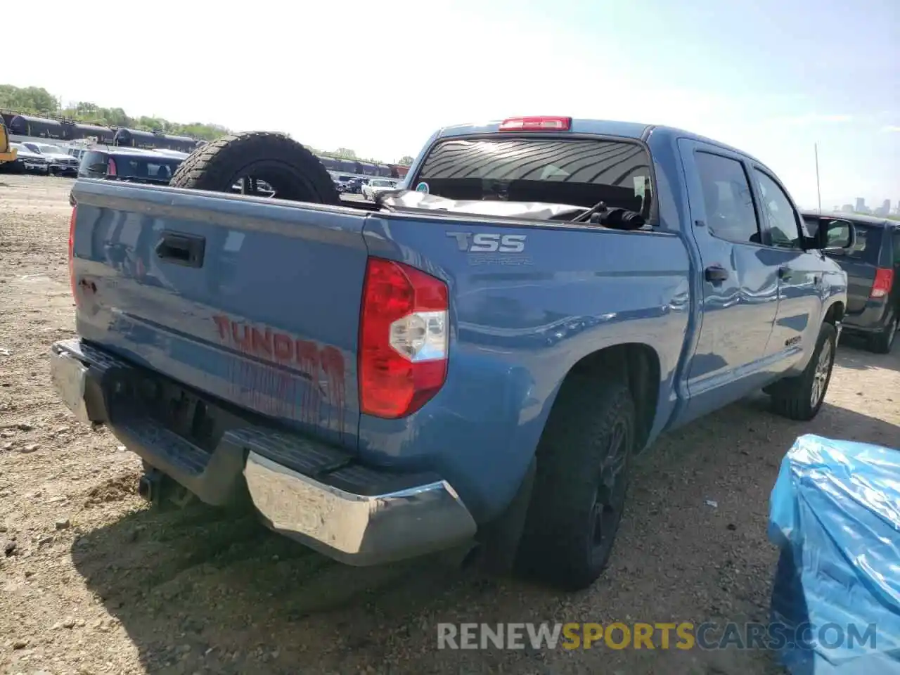 4 Photograph of a damaged car 5TFDW5F15KX861746 TOYOTA TUNDRA 2019