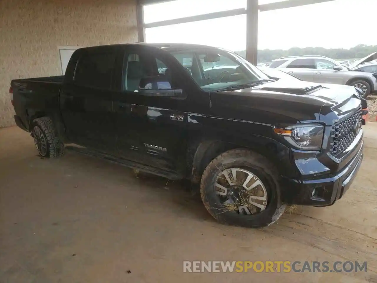 1 Photograph of a damaged car 5TFDW5F15KX866333 TOYOTA TUNDRA 2019