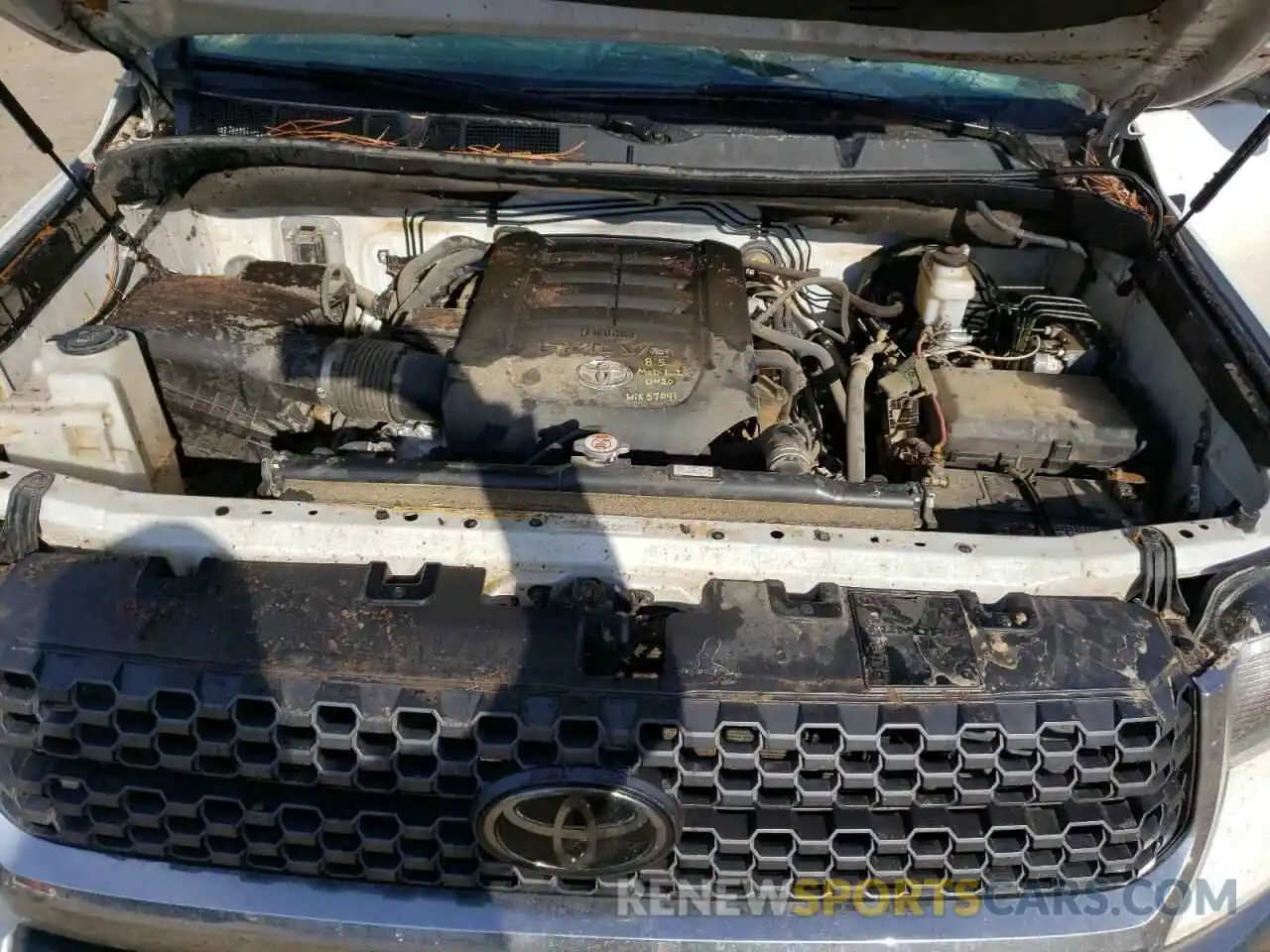 7 Photograph of a damaged car 5TFDW5F16KX786264 TOYOTA TUNDRA 2019