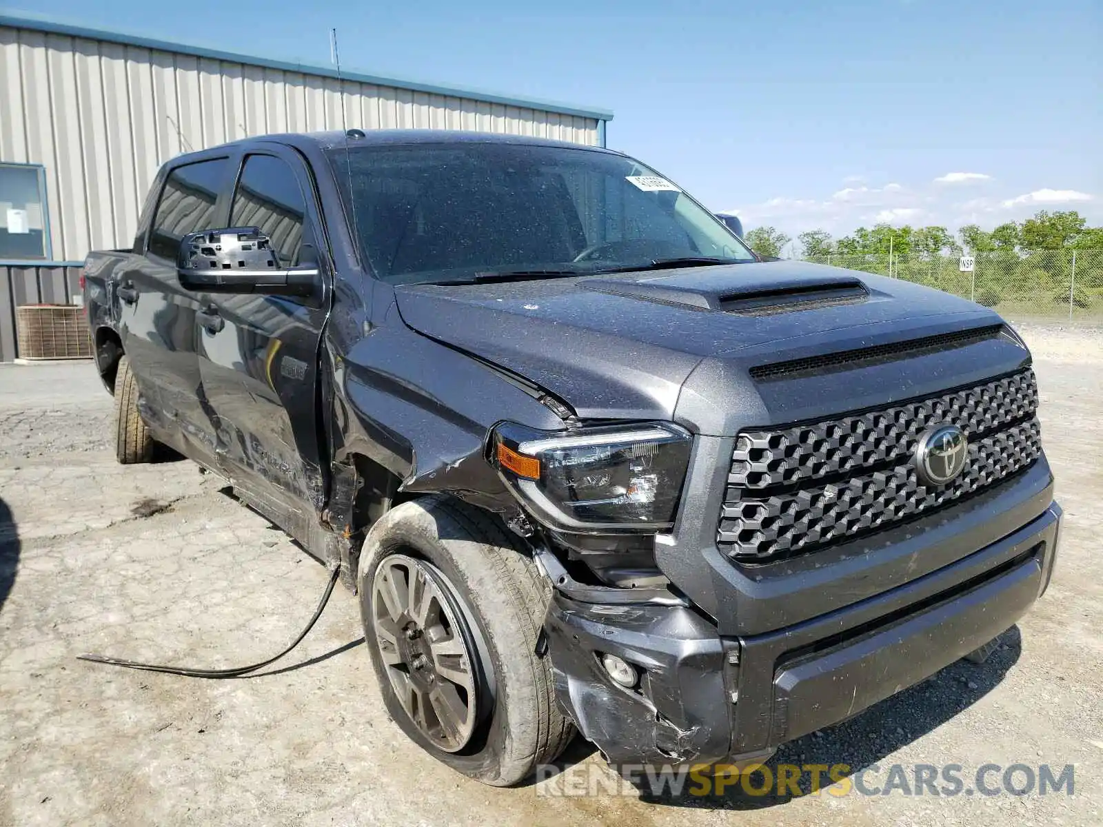 1 Фотография поврежденного автомобиля 5TFDW5F16KX809350 TOYOTA TUNDRA 2019