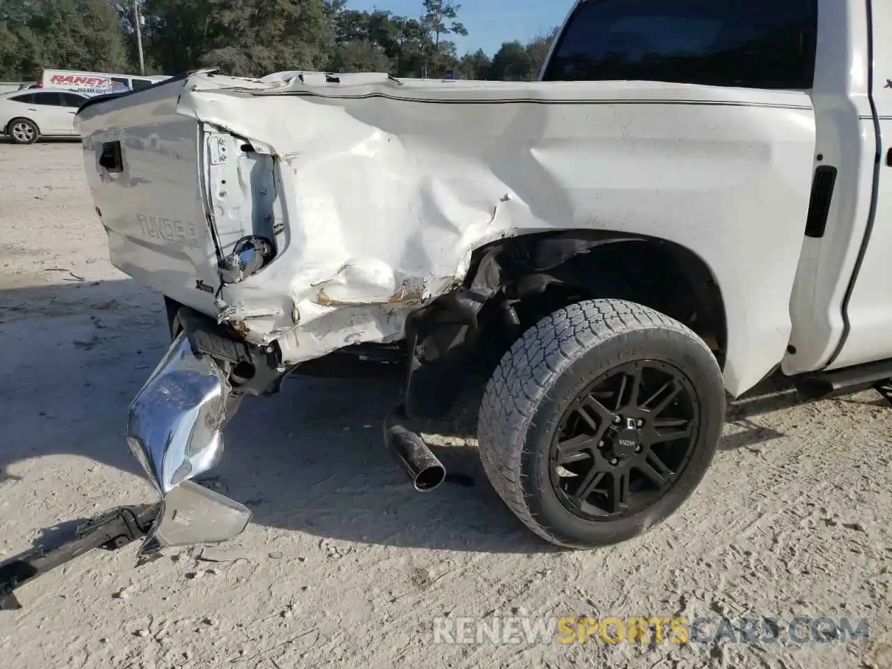 9 Photograph of a damaged car 5TFDW5F16KX816010 TOYOTA TUNDRA 2019