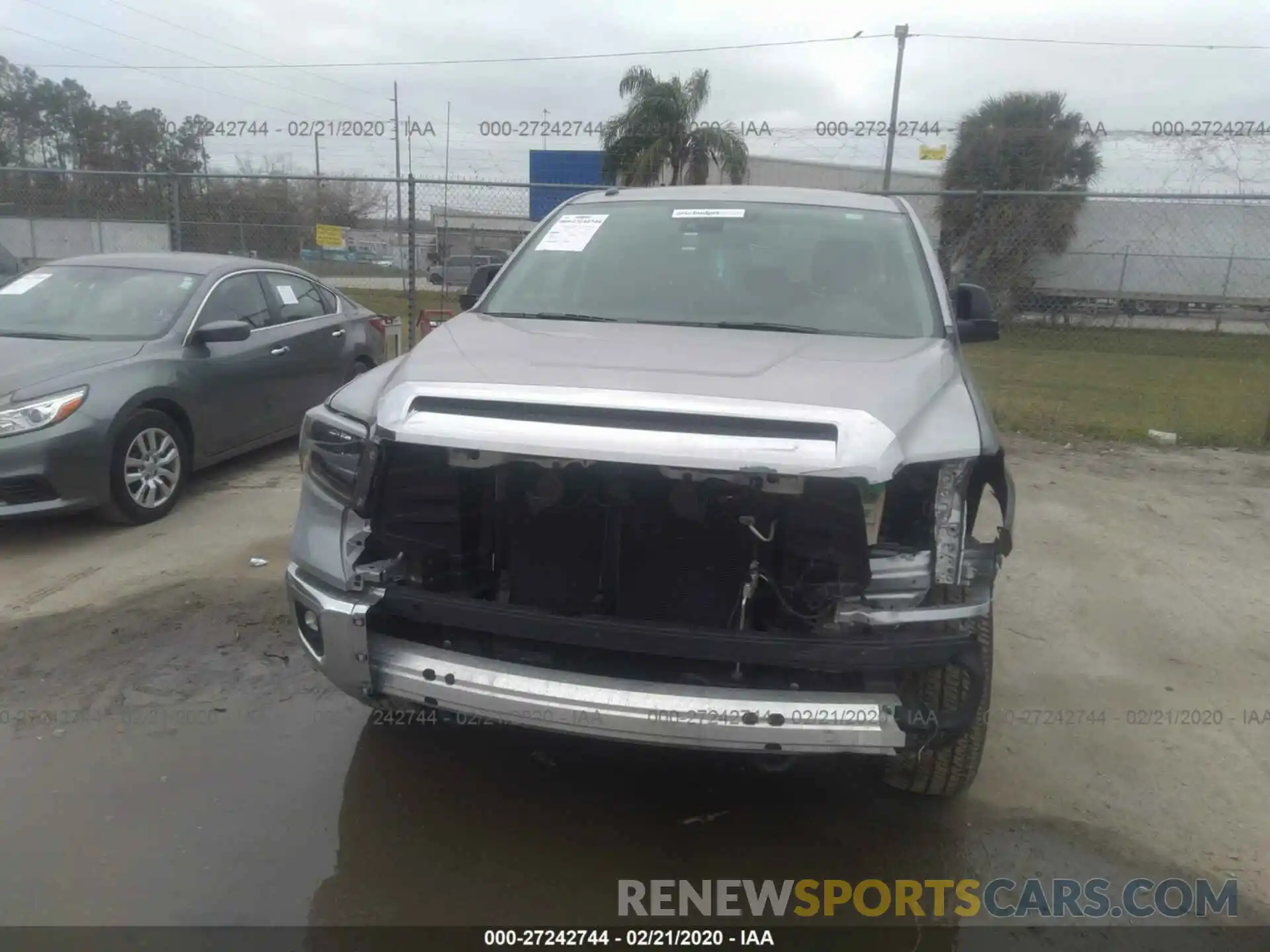 6 Photograph of a damaged car 5TFDW5F16KX824818 TOYOTA TUNDRA 2019