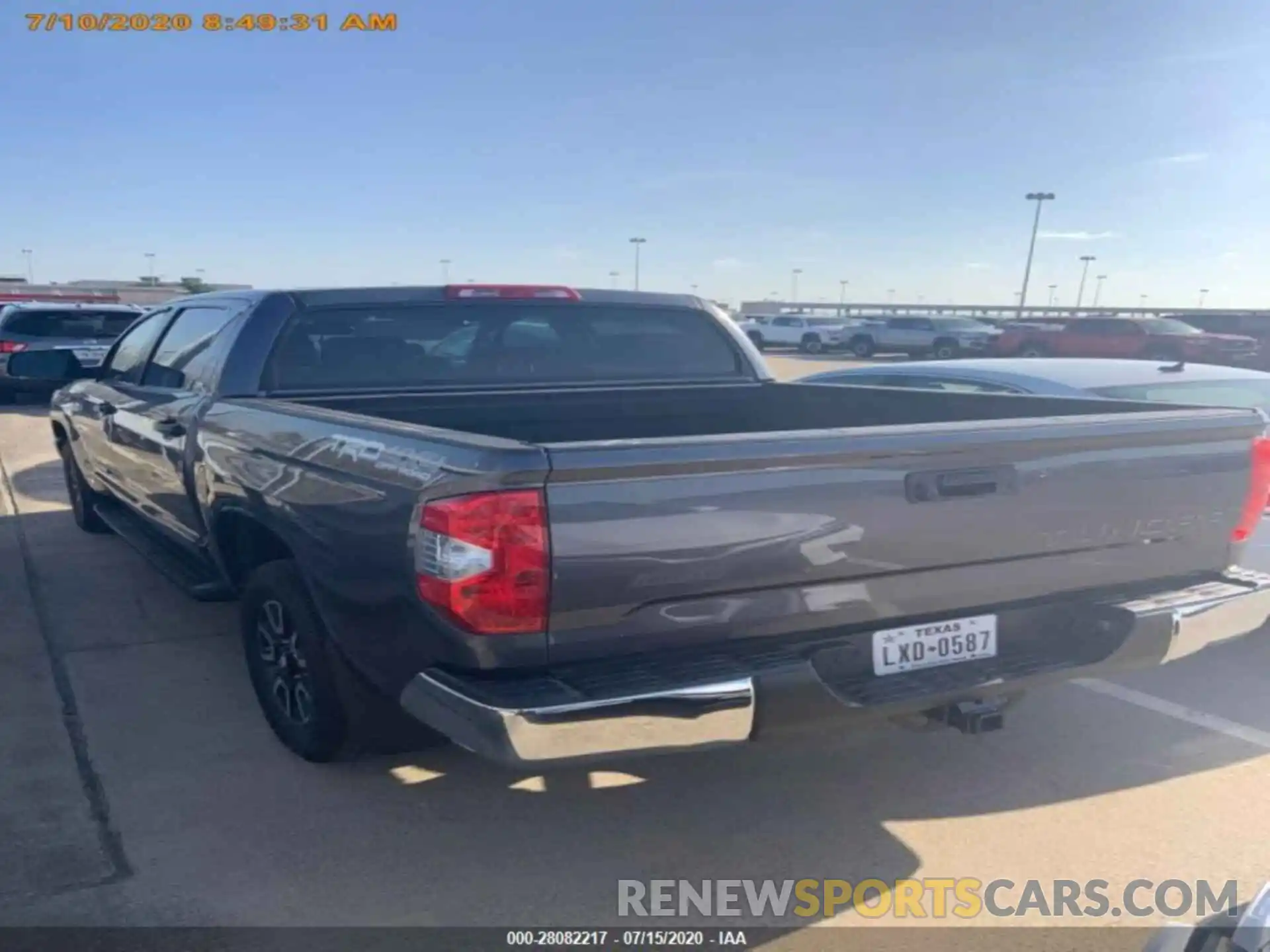 9 Photograph of a damaged car 5TFDW5F16KX830747 TOYOTA TUNDRA 2019