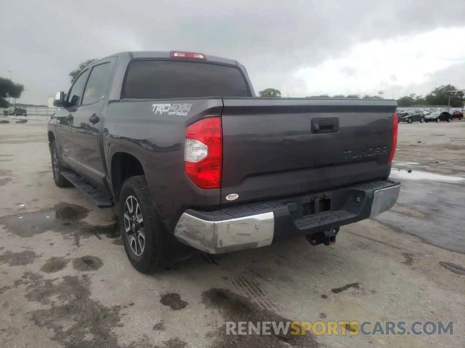 3 Photograph of a damaged car 5TFDW5F16KX839352 TOYOTA TUNDRA 2019