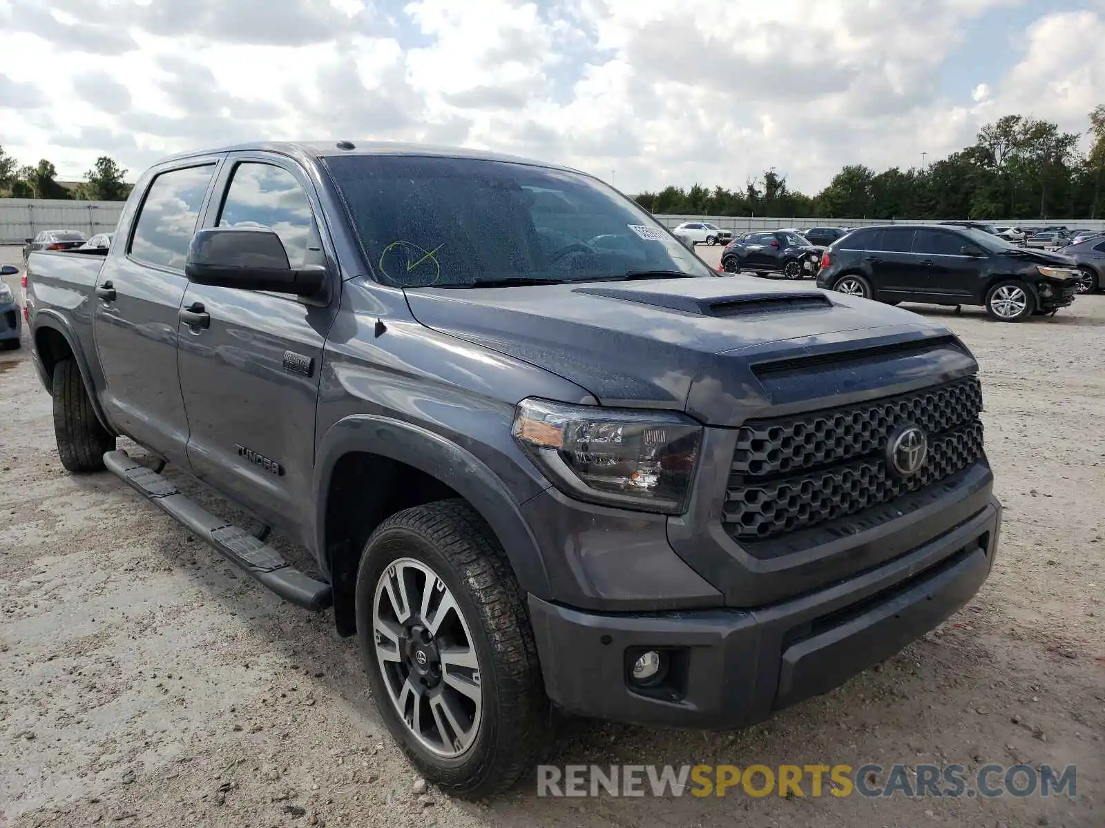 1 Photograph of a damaged car 5TFDW5F17KX798049 TOYOTA TUNDRA 2019