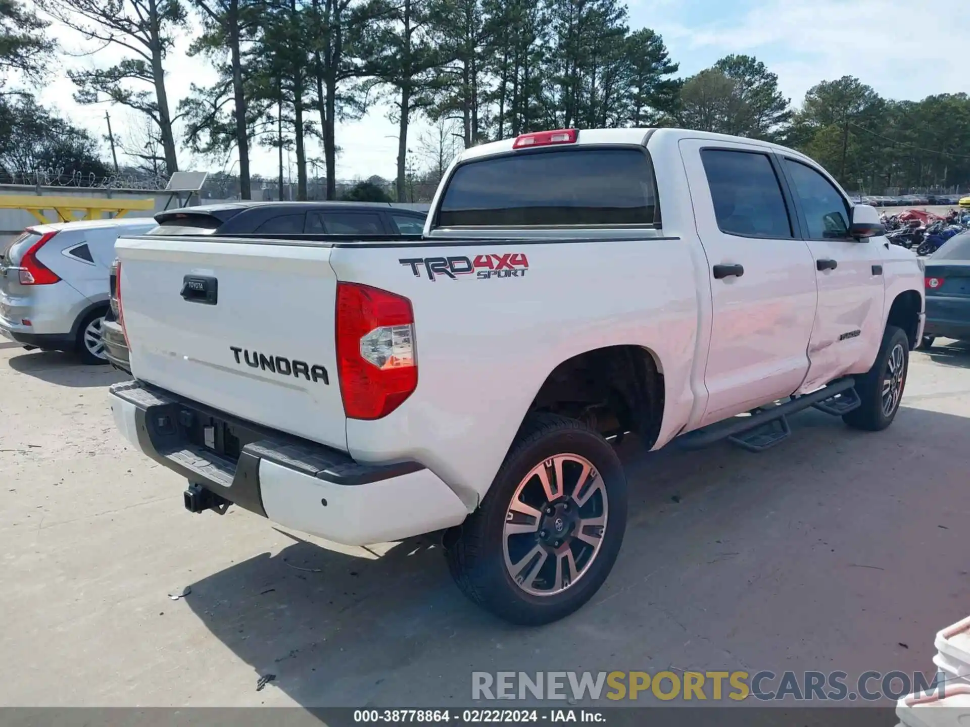 4 Photograph of a damaged car 5TFDW5F17KX799816 TOYOTA TUNDRA 2019