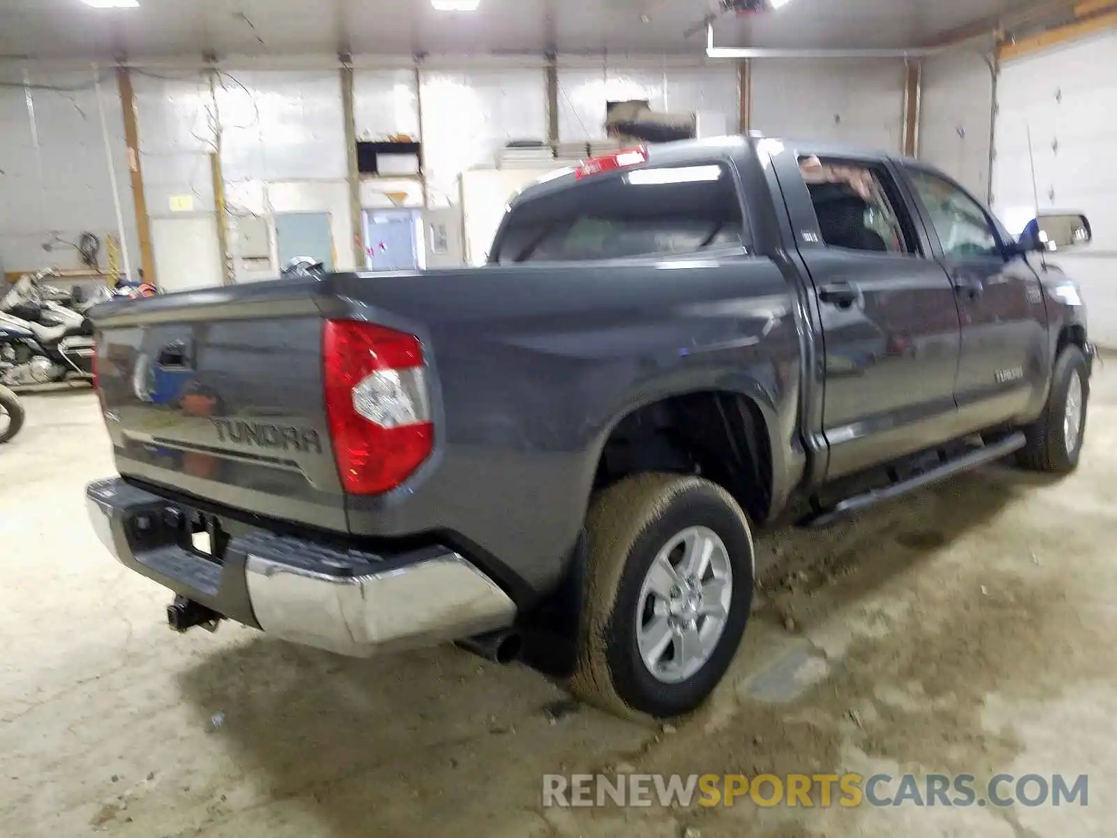 4 Photograph of a damaged car 5TFDW5F17KX809115 TOYOTA TUNDRA 2019