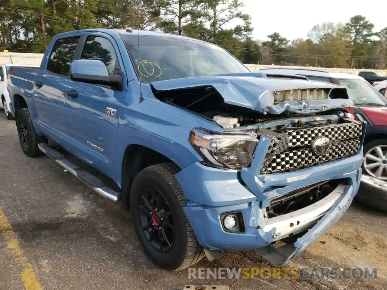 1 Photograph of a damaged car 5TFDW5F17KX820213 TOYOTA TUNDRA 2019