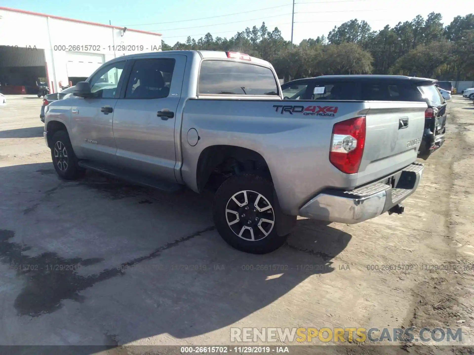 3 Photograph of a damaged car 5TFDW5F17KX834631 TOYOTA TUNDRA 2019