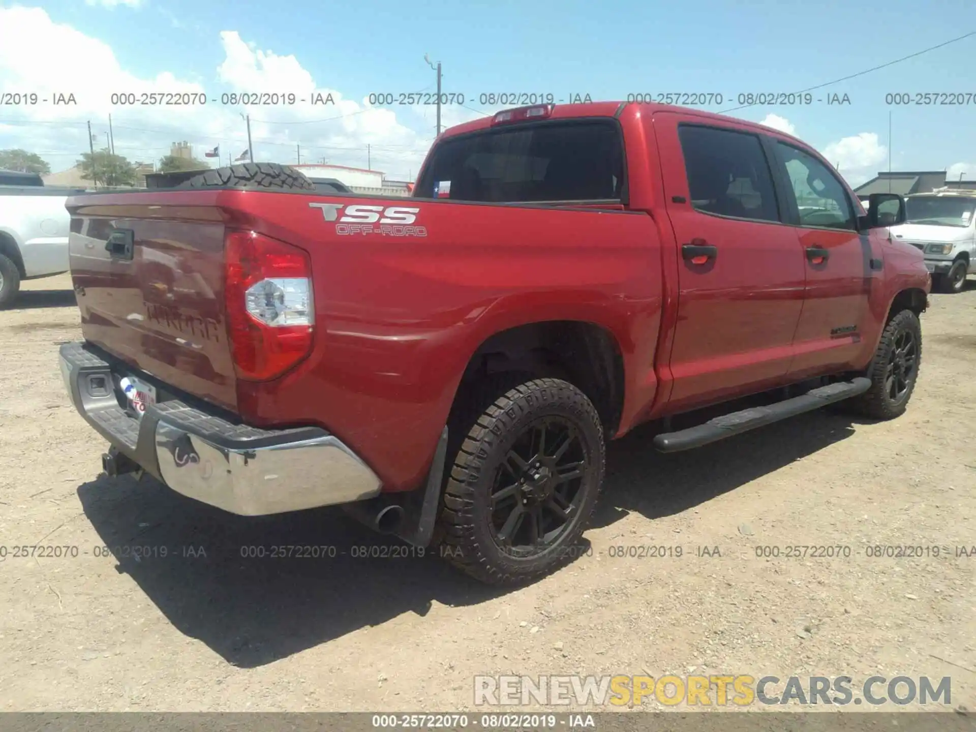 4 Photograph of a damaged car 5TFDW5F17KX850828 TOYOTA TUNDRA 2019