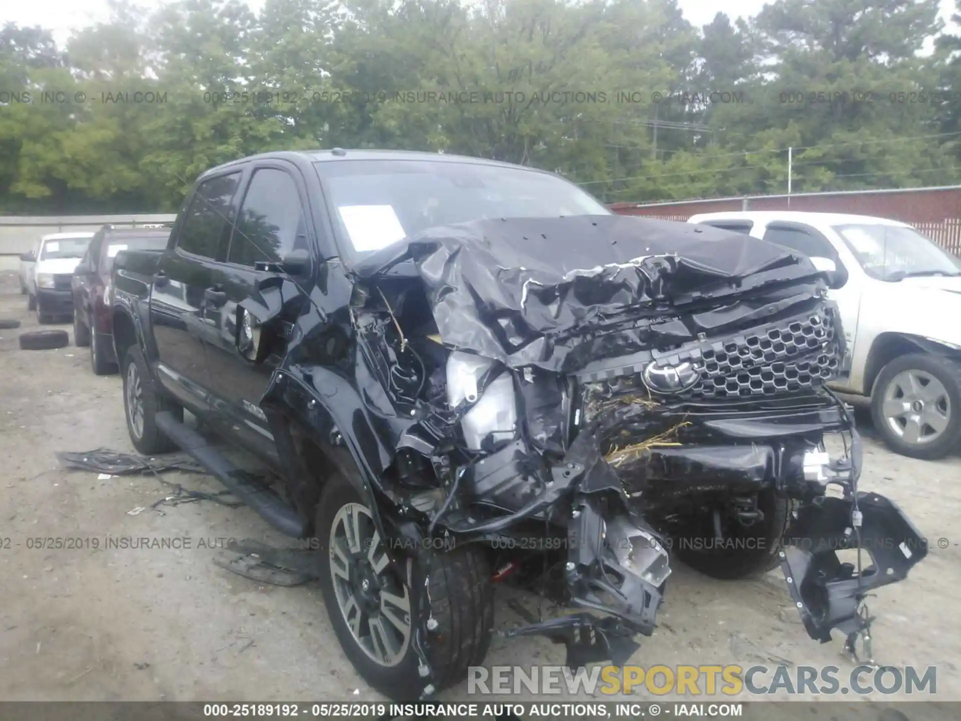 1 Photograph of a damaged car 5TFDW5F18KX787464 TOYOTA TUNDRA 2019