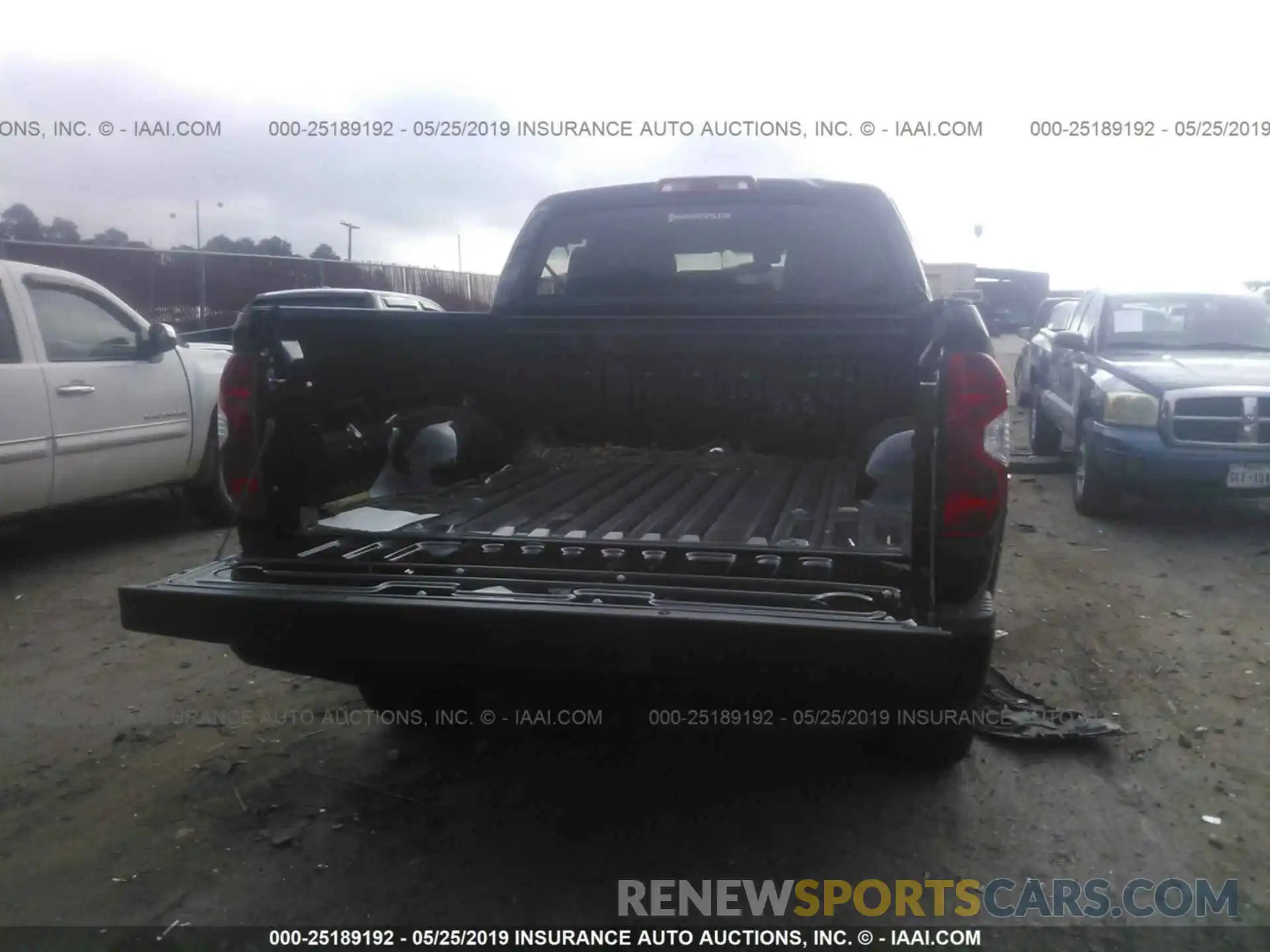 8 Photograph of a damaged car 5TFDW5F18KX787464 TOYOTA TUNDRA 2019