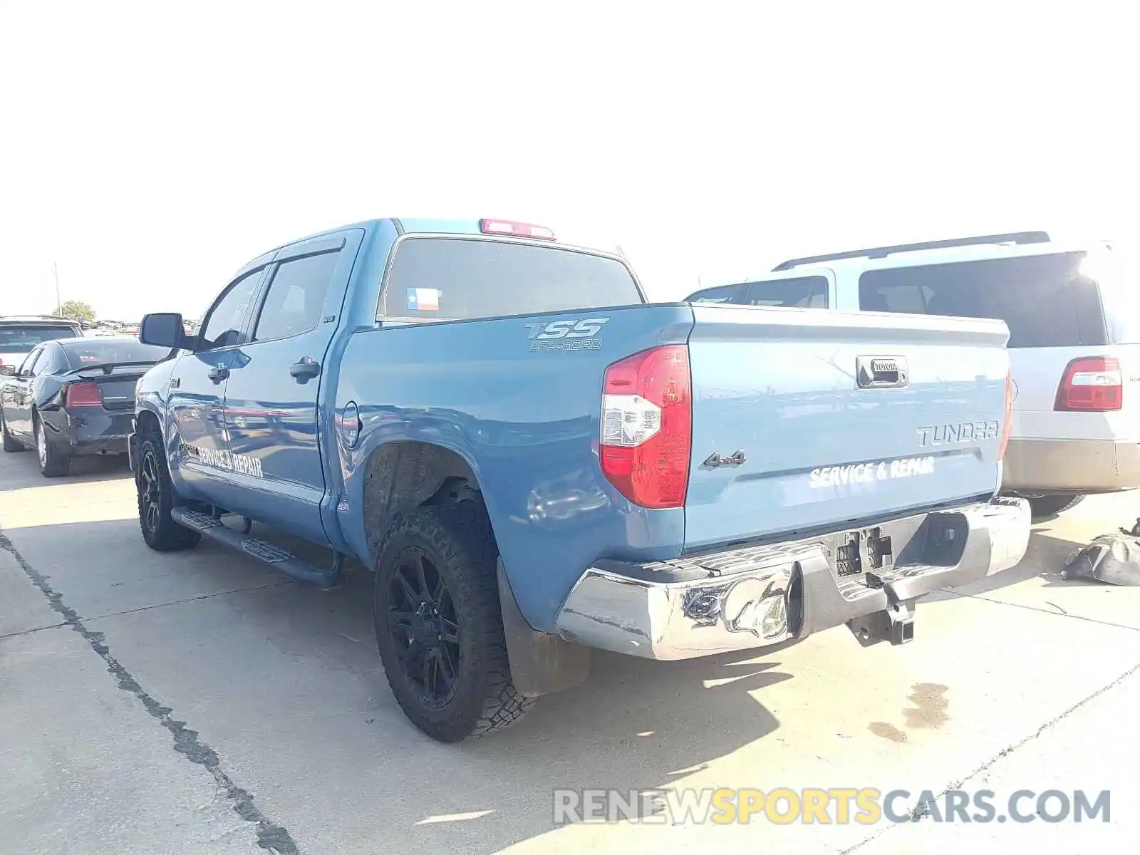 3 Photograph of a damaged car 5TFDW5F18KX788596 TOYOTA TUNDRA 2019